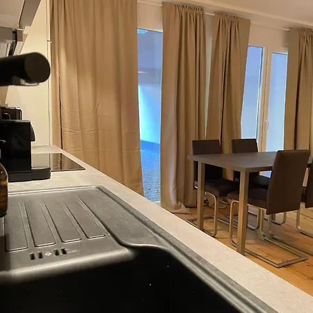 International House Mit 1 Schlafzimmern Zw Ap 5 Апартаменти *